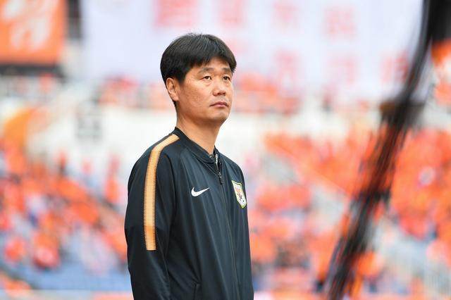 世界杯客户端升级-李霄鹏执教女足胜率最低 两获中超最佳教头成亮点