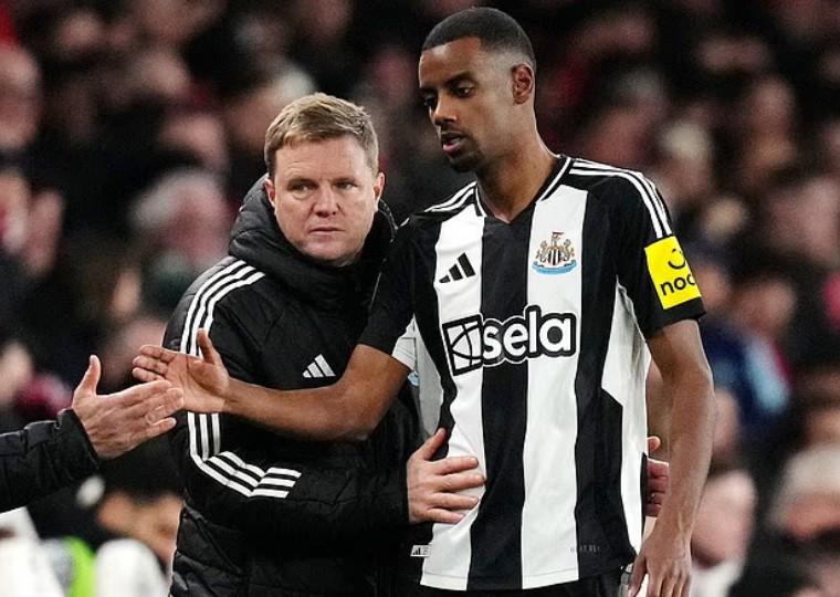 世界杯官方软件下载-埃迪-豪谈伊萨克：我们关系曾非常好，在他罢训后发生了变化