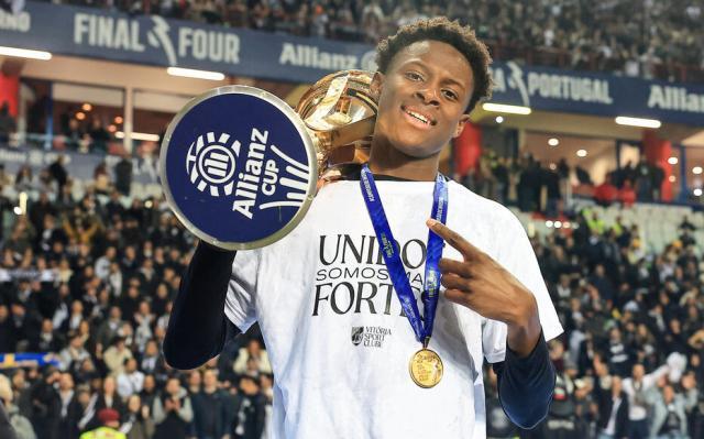 世界杯官方软件下载-王勤伯：巴黎的合同vs葡超的合同，18岁小孩怎么选？