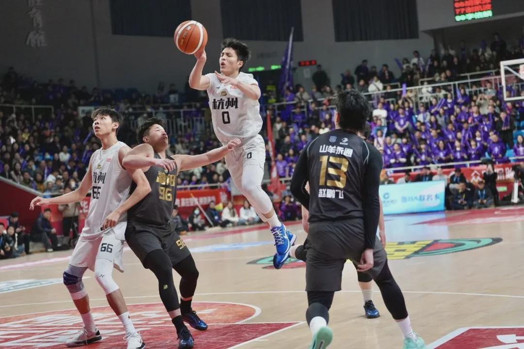 世界杯官方软件下载-4分险胜！杭州队率先晋级“浙BA”总决赛