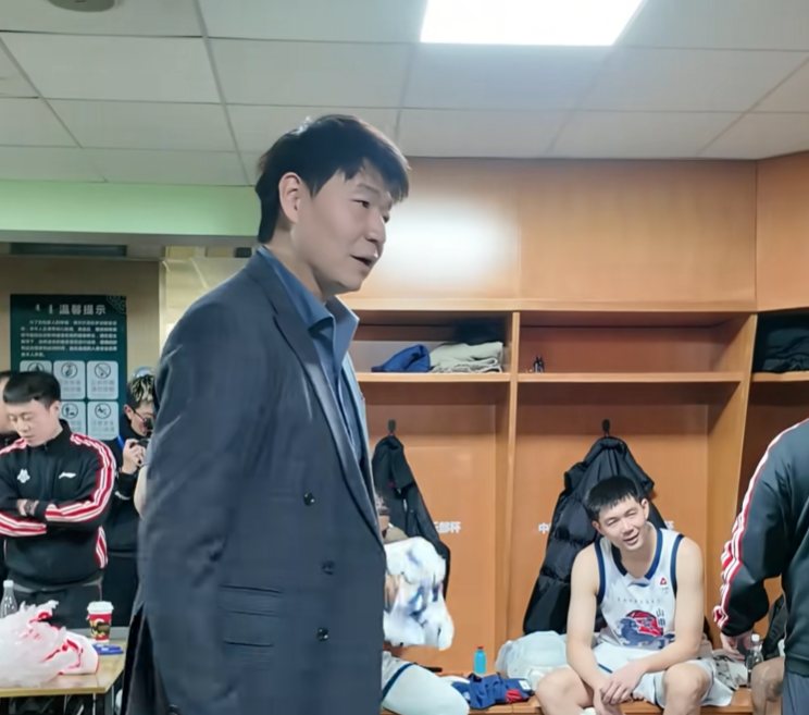 世界杯最新版本下载-淘汰浙江更衣室！邱彪体恤外援，总结变认哥现场，与全队打成一片