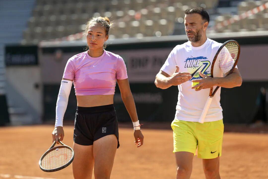 世界杯官方软件下载-郑钦文取关功勋教练里巴，师徒关系再生变数？