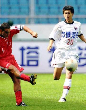 世界杯官方安装包-【史话】媲美小贝小罗！希克超远程吊门勾起传世回忆